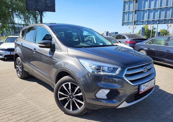 Ford Kuga cena 69900 przebieg: 163000, rok produkcji 2019 z Leśna małe 121